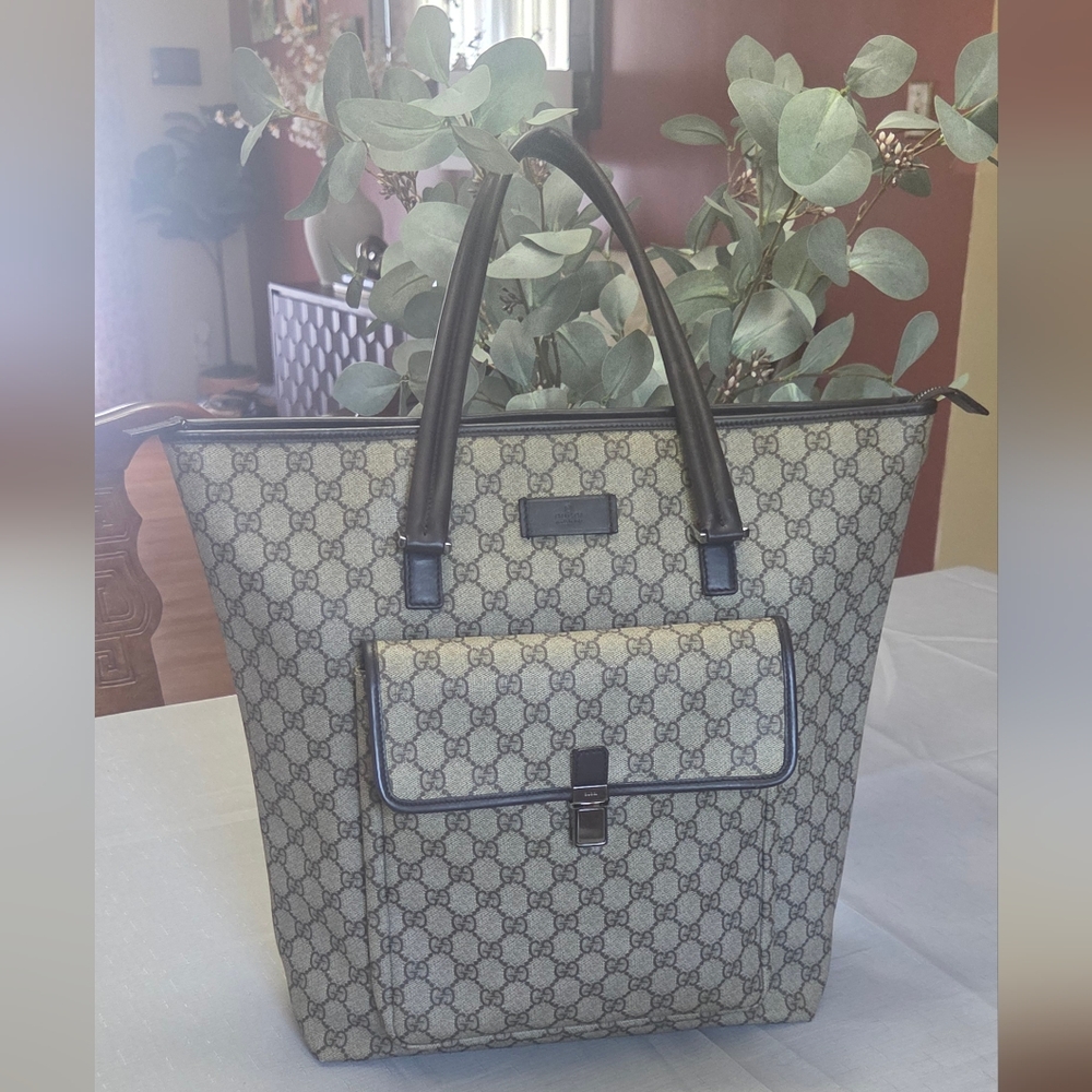 Gucci Tote Bag in GG Supreme Canvas